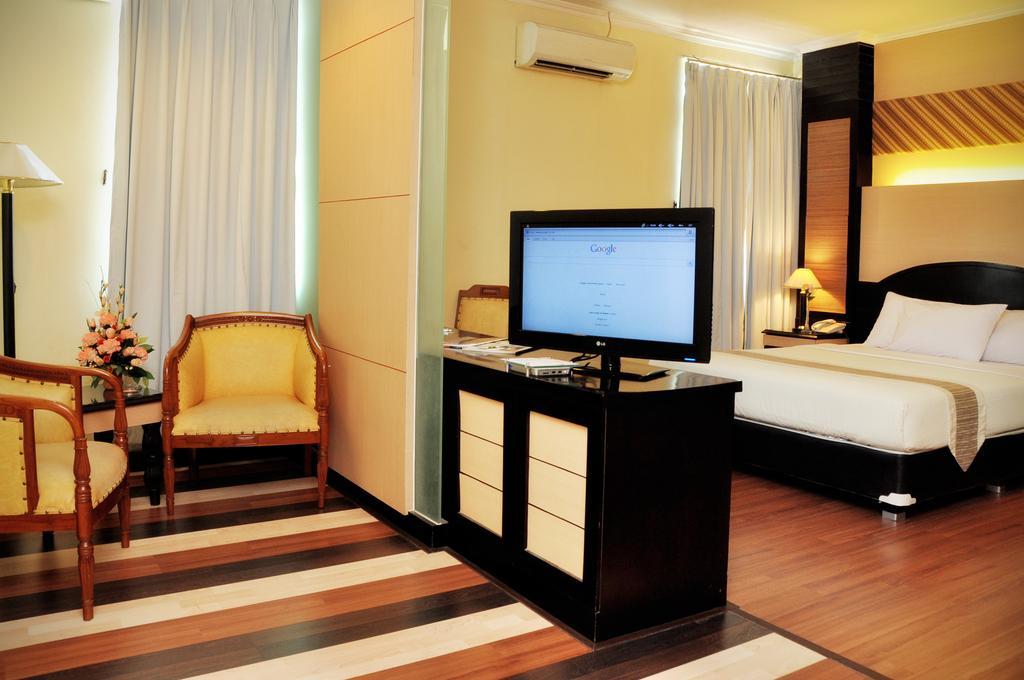 Pandanaran Hotel Semarang Zewnętrze zdjęcie
