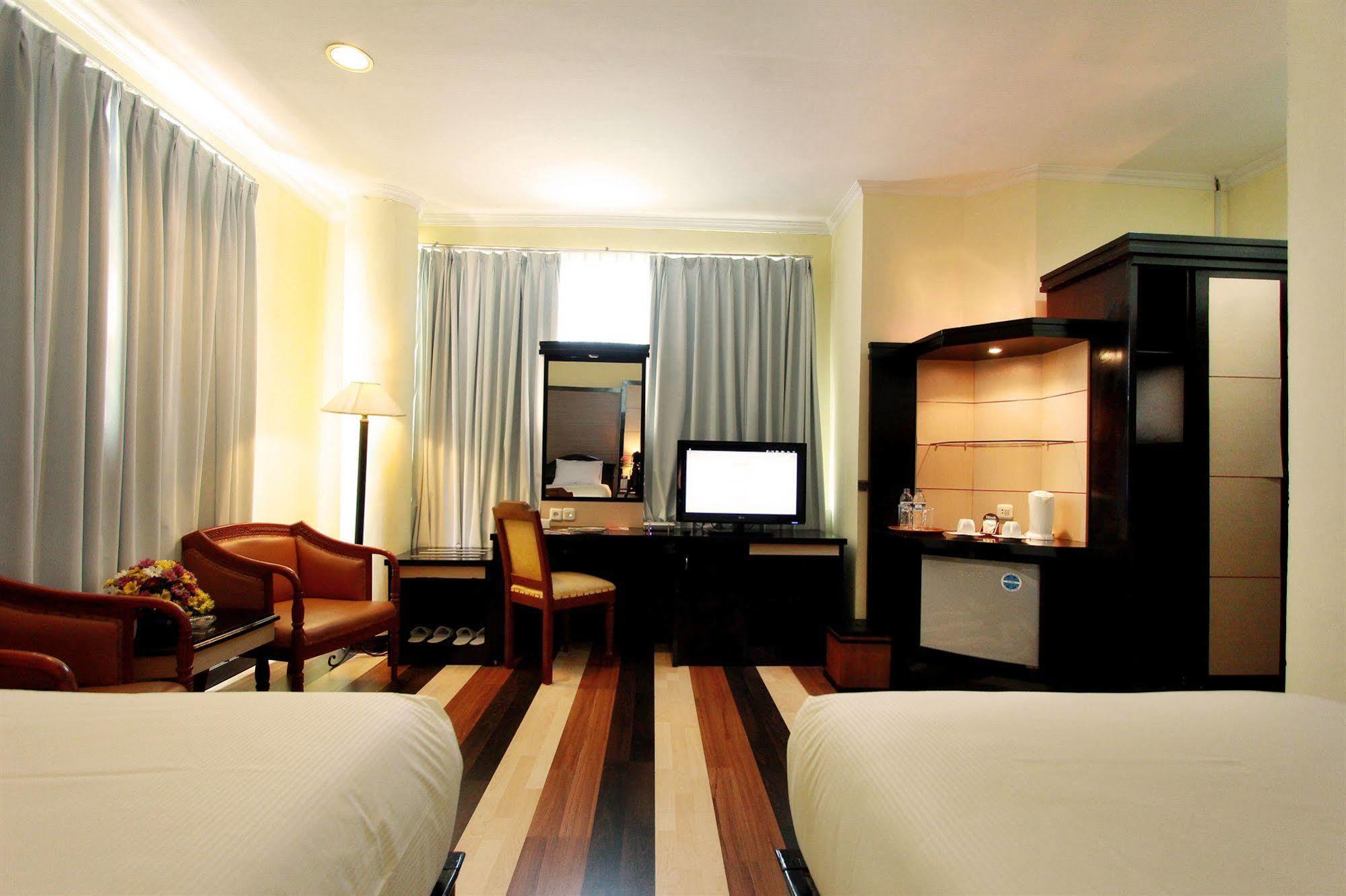 Pandanaran Hotel Semarang Zewnętrze zdjęcie